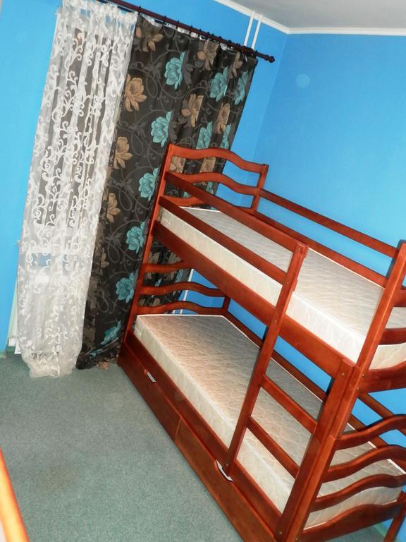 Yourhostel Kiev Exterior photo
